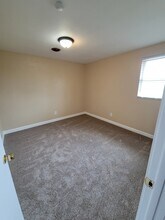 128 Slayton Ct, Unit 128 in Madison, TN - Foto de edificio - Building Photo