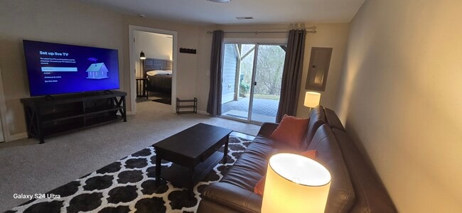 14423 Hamletville St, Unit Basement Loft in Raleigh, NC - Foto de edificio - Building Photo