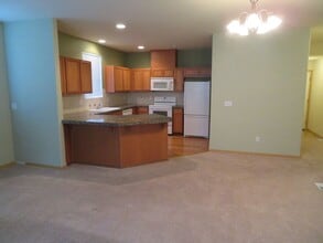 2125 Bobs Hollow Ln in Dupont, WA - Building Photo - Building Photo