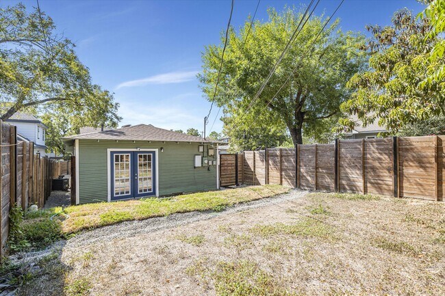 1902 E 16th St in Austin, TX - Building Photo - Building Photo