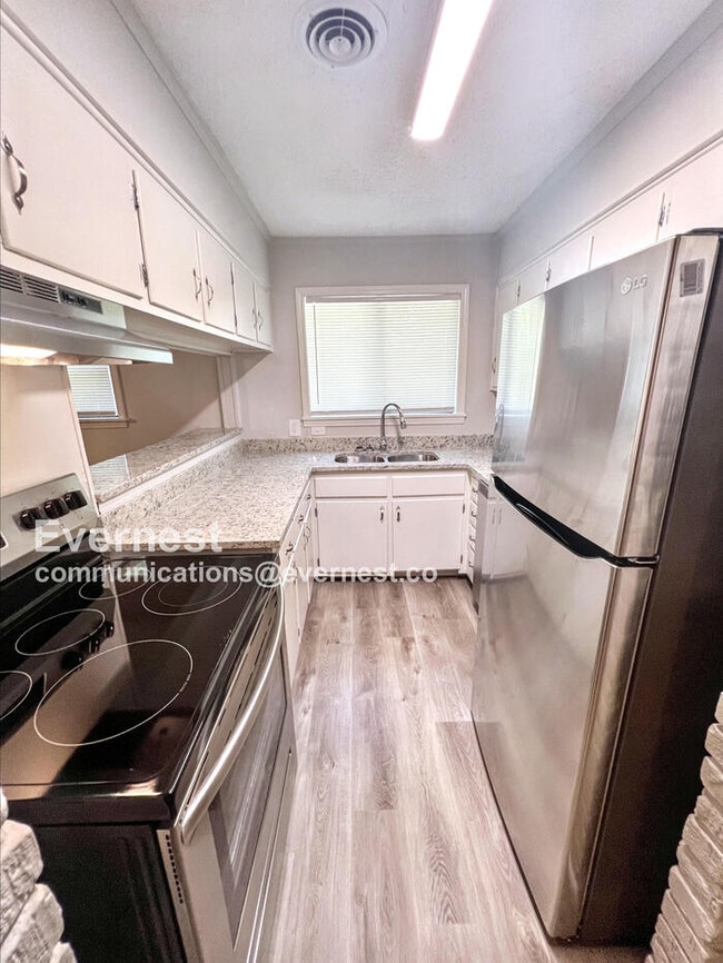 1202 Town and Country Dr in Southaven, MS - Building Photo - Building Photo