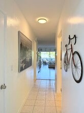 470 Paradise Isle Blvd in Hallandale Beach, FL - Building Photo - Building Photo