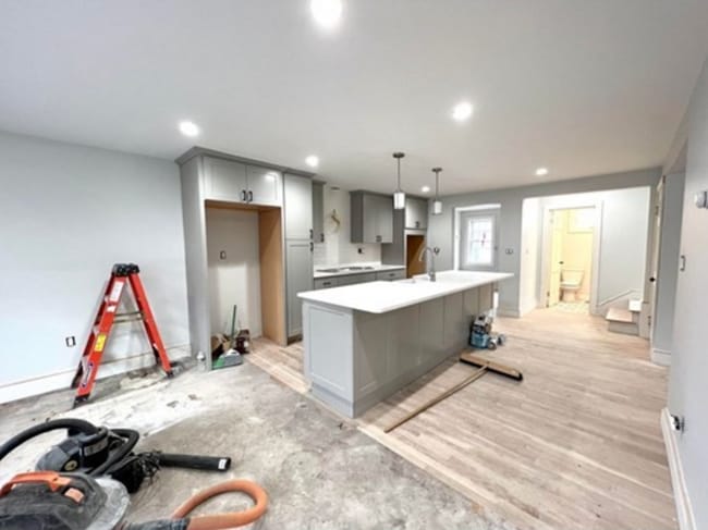 171 Forest St, Unit SF in Medford, MA - Foto de edificio - Building Photo