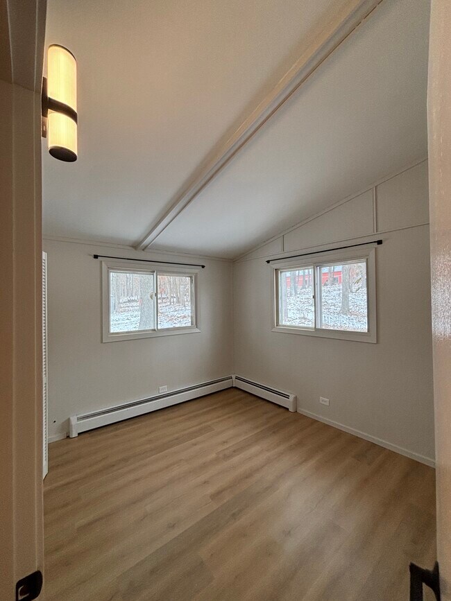 5750 E 129th Ave in Crown Point, IN - Foto de edificio - Building Photo