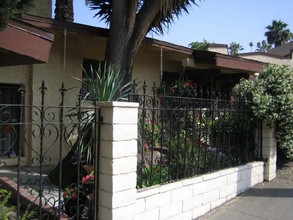 Maltman Village in Los Angeles, CA - Building Photo - Building Photo