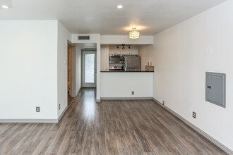 Aston in Dallas, TX - Building Photo - Interior Photo