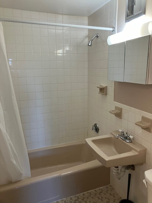 240 Belmont St in Malden, MA - Building Photo - Building Photo