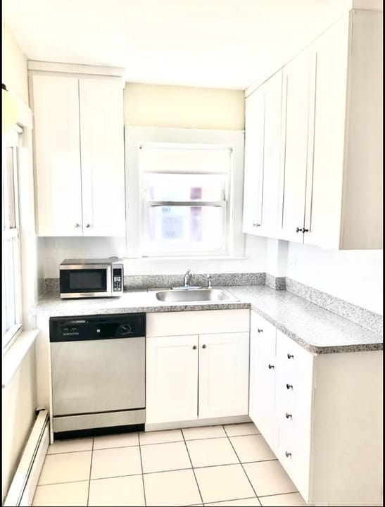 238 Washington St in Westwood, MA - Building Photo