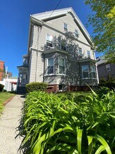 15 Blake St, Unit 4 in Cambridge, MA - Foto de edificio - Building Photo