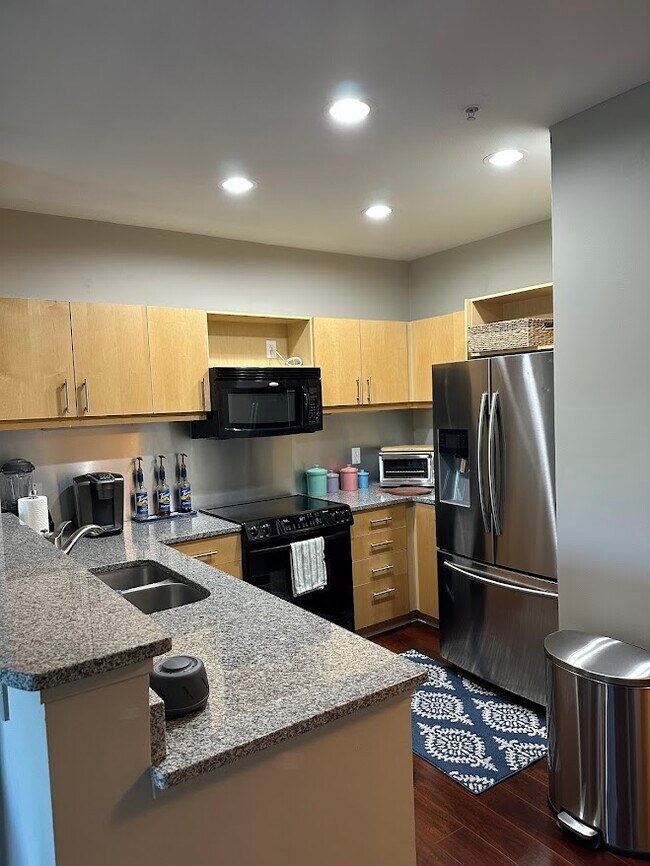 390 17th St NW, Unit 3031 in Atlanta, GA - Building Photo - Building Photo