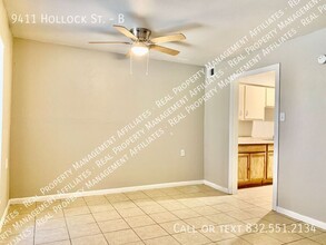 9411 Hollock St in Houston, TX - Building Photo - Building Photo