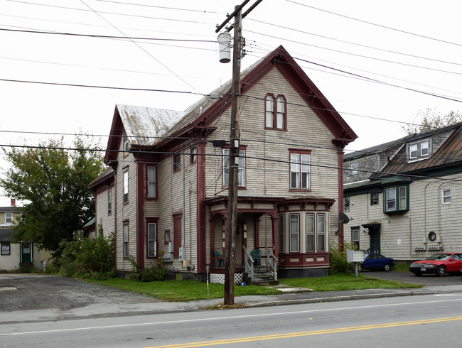 47 Elm St in Waterville, ME - Foto de edificio - Building Photo