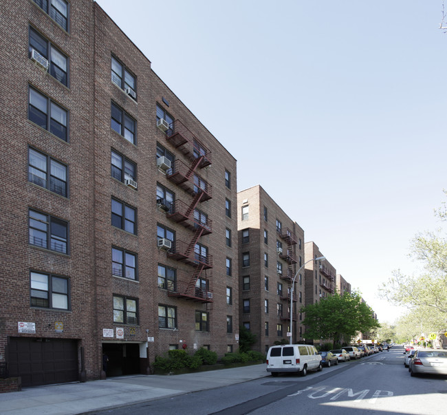 The Camelot in Forest Hills, NY - Building Photo - Building Photo