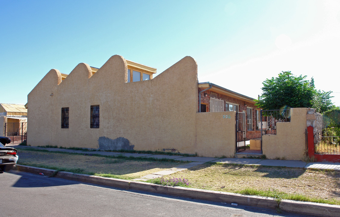 306 Tays St in El Paso, TX - Building Photo