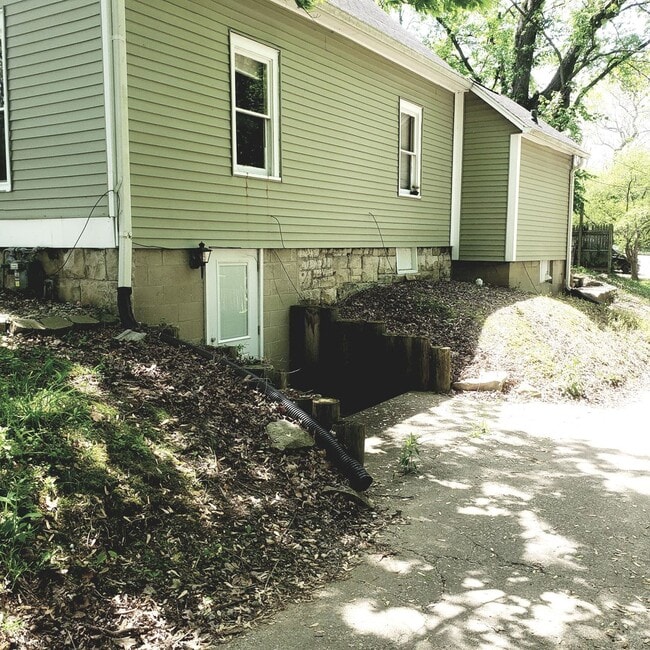 1003 N Woodburn Ave in Bloomington, IN - Building Photo - Building Photo