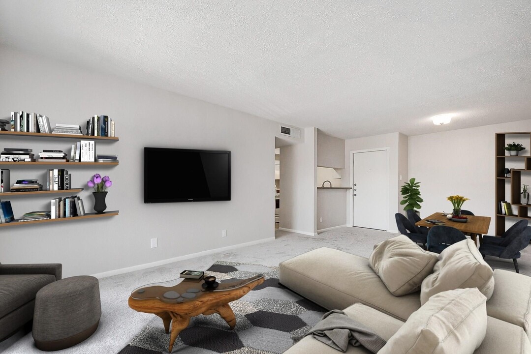 10110 Forum W Dr in Houston, TX - Building Photo