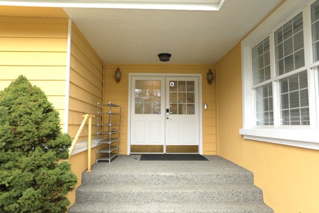 3059 Bellevue Way NE in Bellevue, WA - Building Photo - Building Photo