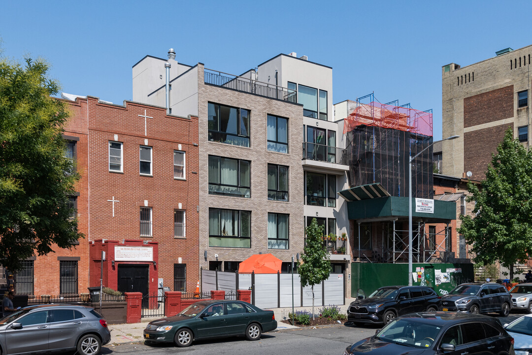311 Hart St in Brooklyn, NY - Foto de edificio