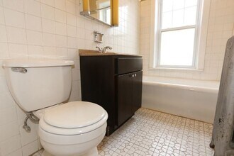4901 N Hoyne Ave, Unit 3 in Chicago, IL - Building Photo - Building Photo