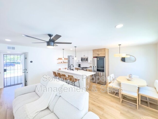 3564 Thunder Dr in Oceanside, CA - Building Photo - Building Photo