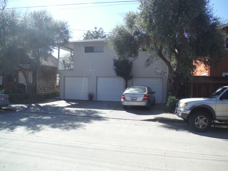 127 Pearl St, Unit 2 in Santa Cruz, CA - Foto de edificio