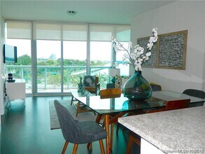 888 Biscayne Blvd, Unit 312 in Miami, FL - Foto de edificio - Building Photo