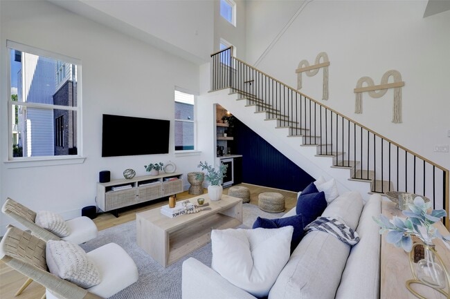 9809 Mocking Bird Hill Ln