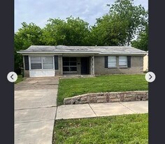 1013 Osceola Trail in Carrollton, TX - Building Photo