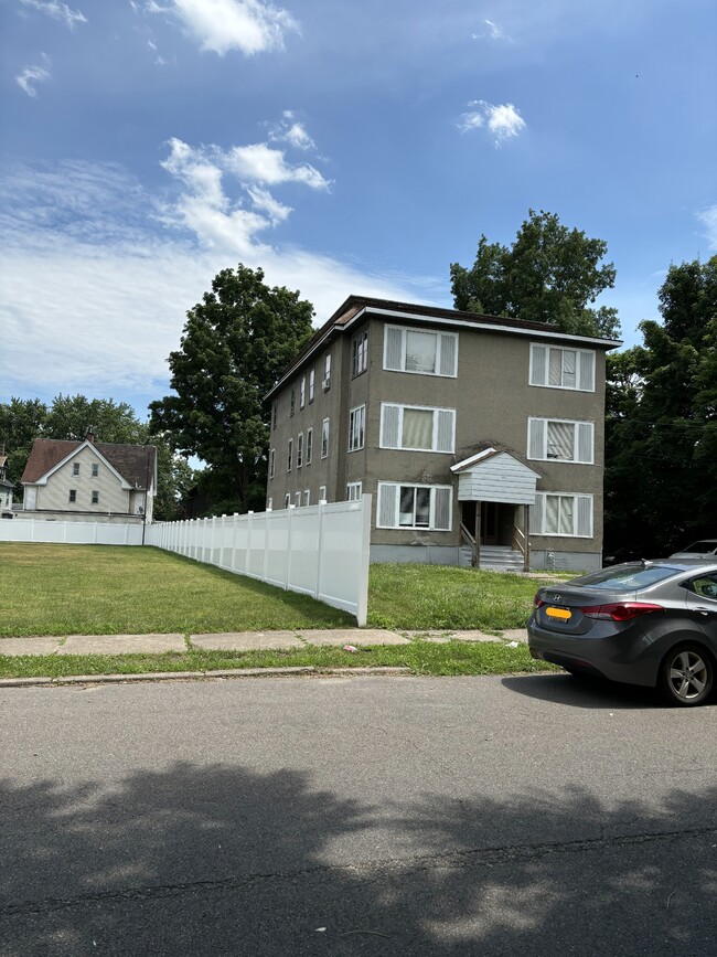 124 Prospect Ave, Unit #5 in Binghamton, NY - Foto de edificio - Building Photo