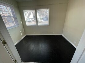 1467 Division St in Muskegon, MI - Building Photo