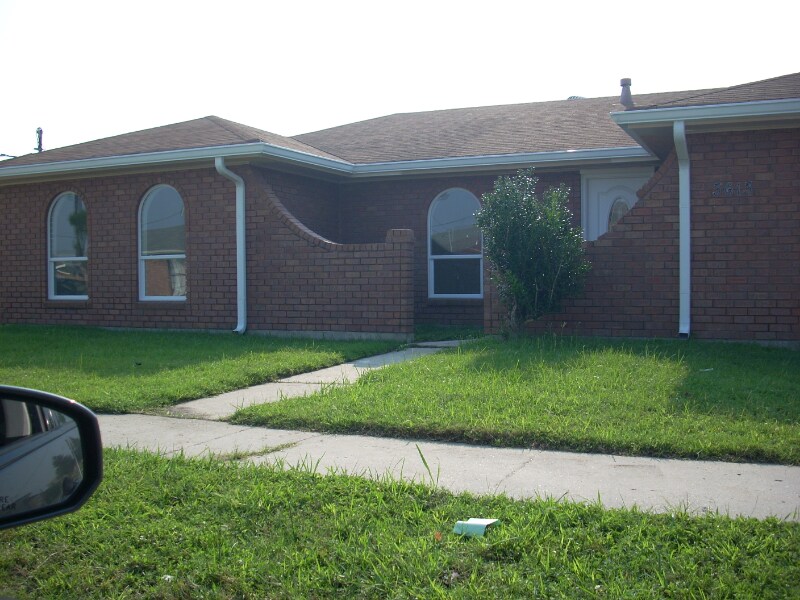 3613 Ventura Dr in Chalmette, LA - Foto de edificio