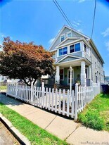 218 Hough Ave in Bridgeport, CT - Building Photo