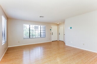 20814 N 31st Dr in Phoenix, AZ - Foto de edificio - Building Photo