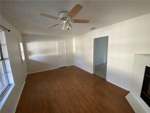 8309 Hathaway Dr in Austin, TX - Building Photo - Building Photo