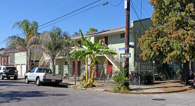 1835 Burgundy St in New Orleans, LA - Building Photo - Building Photo