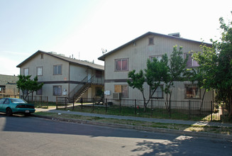 474-482 N Glenn Ave in Fresno, CA - Building Photo - Building Photo