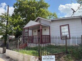 814 S Cherry St in San Antonio, TX - Building Photo