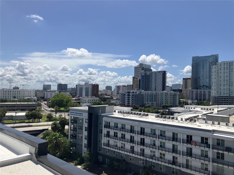 201 W Laurel St in Tampa, FL - Building Photo