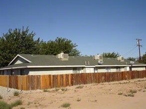 16206-16214 Juniper St in Hesperia, CA - Building Photo - Building Photo