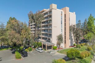 Parkway Towers in Fremont, CA - Building Photo