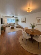 4608 Via Vista Cir in Huntington Beach, CA - Foto de edificio - Building Photo