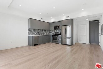 1431 Armacost Ave in Los Angeles, CA - Building Photo - Building Photo