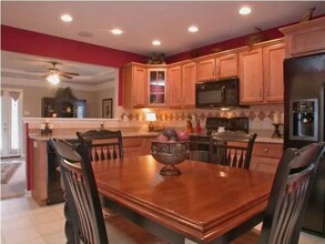 9033 Sidney Way in Louisville, KY - Building Photo - Building Photo