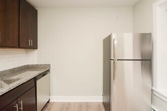 1352 N Dearborn St, Unit 403 in Chicago, IL - Foto de edificio - Building Photo