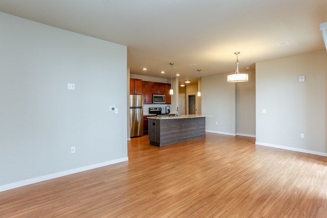 Deco Luxury Apartments in Madison, WI - Foto de edificio - Interior Photo