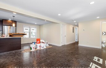 70 Stanley Ave, Unit 1 in Medford, MA - Foto de edificio - Building Photo