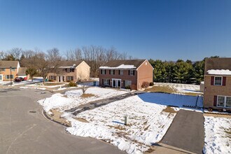 St. James Village North in Hagerstown, MD - Foto de edificio - Building Photo