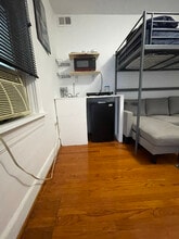 3712 Parkside Dr, Unit Unit 1C in Baltimore, MD - Foto de edificio - Building Photo