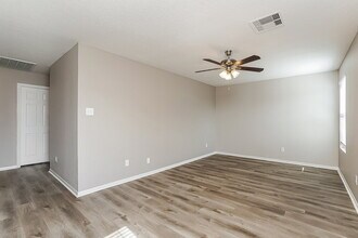 3227 Barkers Crossing Ave in Houston, TX - Building Photo - Building Photo