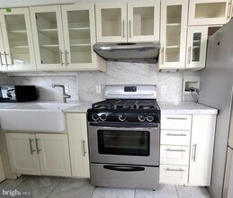 10 Charlton St in Princeton, NJ - Building Photo - Building Photo